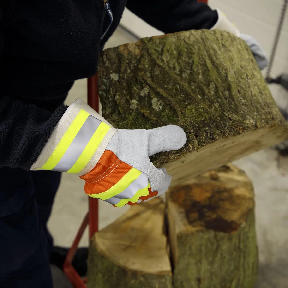 Worksafe by Sealey Reflective Rigger's Gloves Pair - Image 2