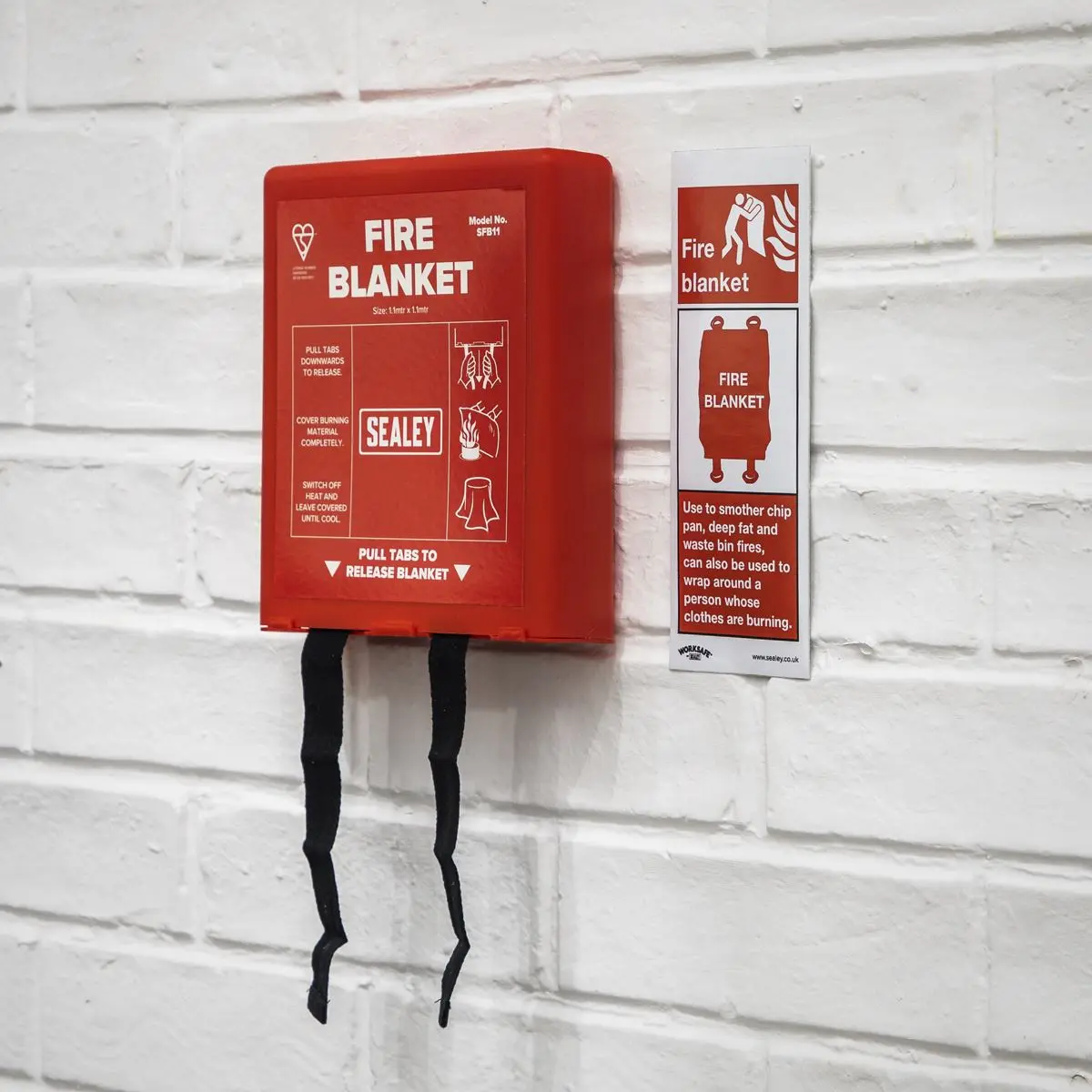 Worksafe by Sealey Safe Conditions Safety Sign - Fire Blanket - Self-Adhesive Vinyl - Pack of 10 - Image 4