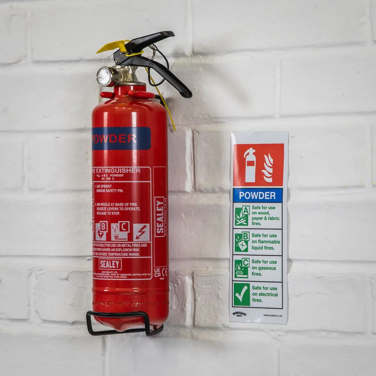 Worksafe by Sealey Safe Conditions Safety Sign - Powder Fire Extinguisher - Self-Adhesive Vinyl - Image 7